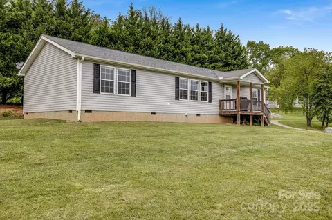 14 Phoenix Cir, Alexander, NC 28701 photo 2