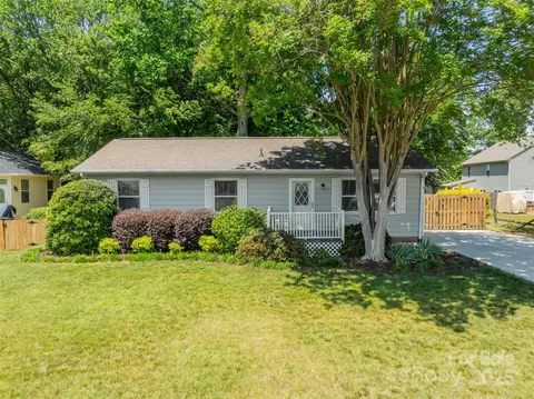 21614 Colina Dr, Cornelius, NC 28031