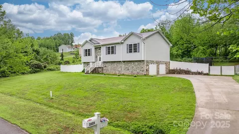 2325 Merts Se Way SE, Hudson, NC 28638