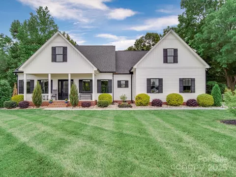 Exterior - 2608 Henry Baucom Rd, Monroe, NC 28110 photo 5 of 13