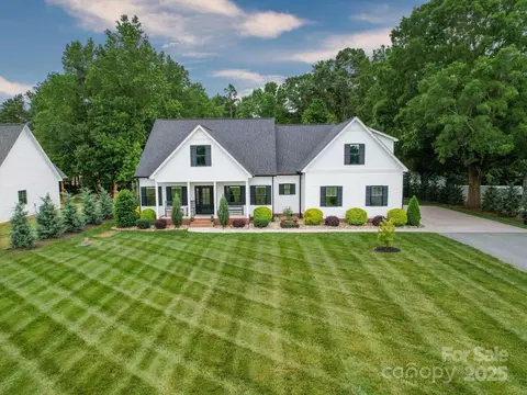 Exterior - 2608 Henry Baucom Rd, Monroe, NC 28110 photo 4 of 13
