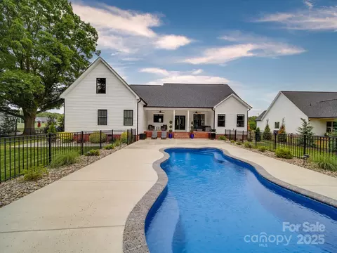 Exterior - 2608 Henry Baucom Rd, Monroe, NC 28110 photo 8 of 13