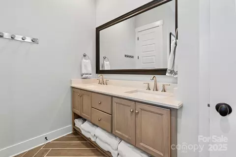 Bath - 1502 Matthew Mcclure Cir, Davidson, NC 28036 photo 3 of 5