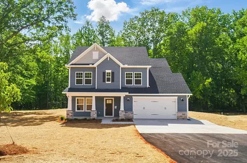 910 Westminster Dr, Statesville, NC 28677