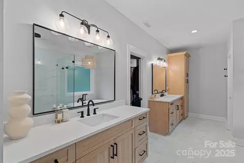 Bath - 9564 Regent Dr, Davidson, NC 28036 photo 2 of 7