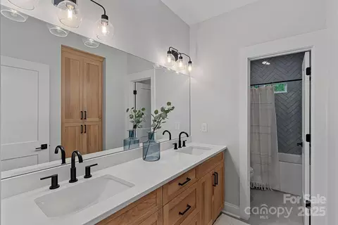 Bath - 9564 Regent Dr, Davidson, NC 28036 photo 1 of 7