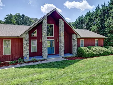 20 Brooks Cove Rd, Candler, NC 28715