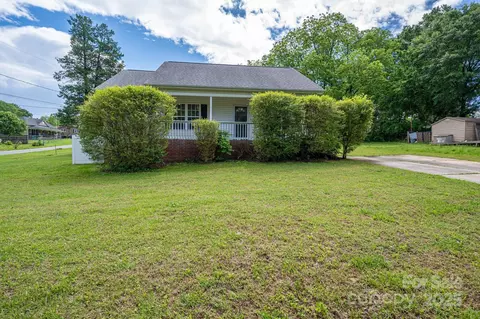 210 Park St, Bessemer City, NC 28016