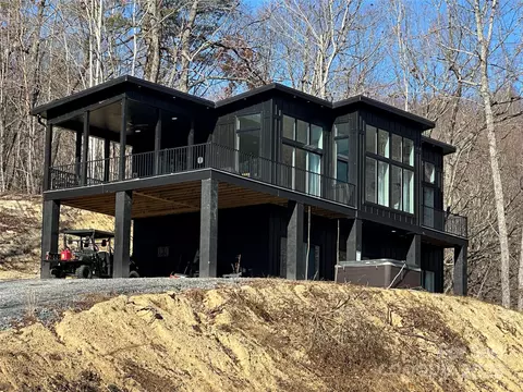 3149 Winter Hawk Ln, Lenoir, NC 28645
