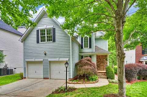 2100 Sablewood Dr, Charlotte, NC 28205