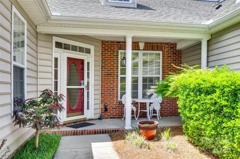 1678 Onyx Rdg, Fort Mill, SC 29708 photo 2