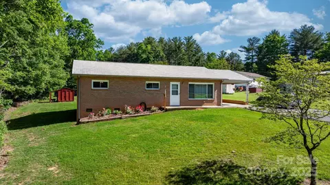 1180 Dusty Oak Ln, Hudson, NC 28638