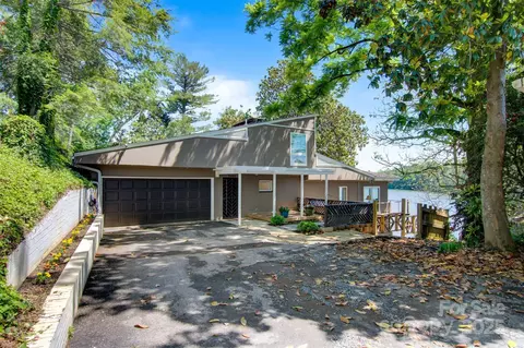 6664 Lake Shore Dr, Hickory, NC 28601