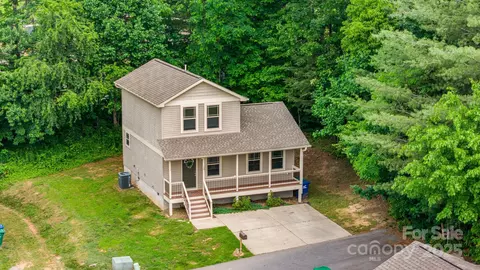 10 Coral Berry Dr, Candler, NC 28715