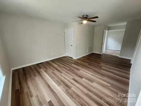 406 4th St, Spencer, NC 28159 photo 8