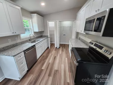 406 4th St, Spencer, NC 28159 photo 5