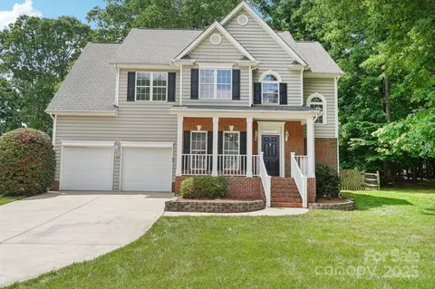 15108 Castlebridge Ln, Matthews, NC 28104