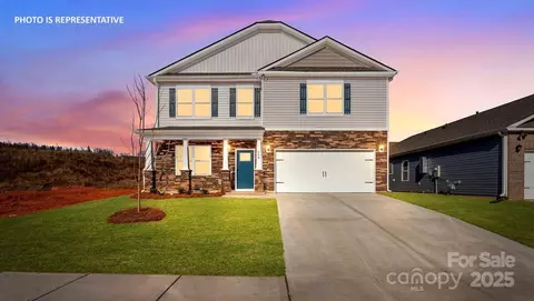 155 Rustling Waters Dr, Mooresville, NC 28117