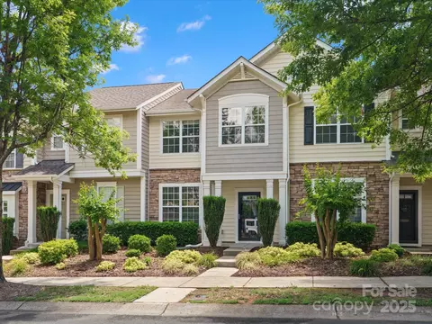 8037 Lynwood Sq, Waxhaw, NC 28173