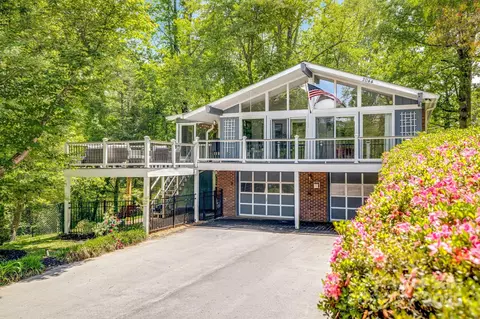 2044 Glenheath Dr, Hendersonville, NC 28791