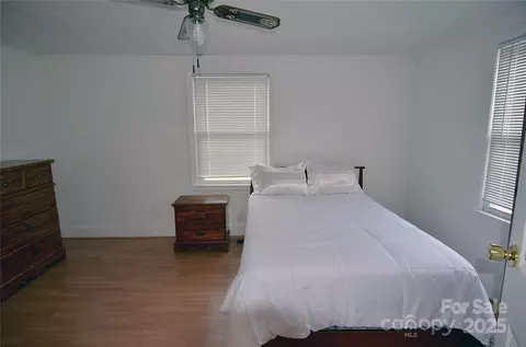 Bedroom - 60 3rd St, Marion, NC 28752 photo 3 of 3
