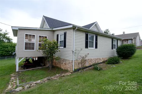 Exterior - 60 3rd St, Marion, NC 28752 photo 4 of 5
