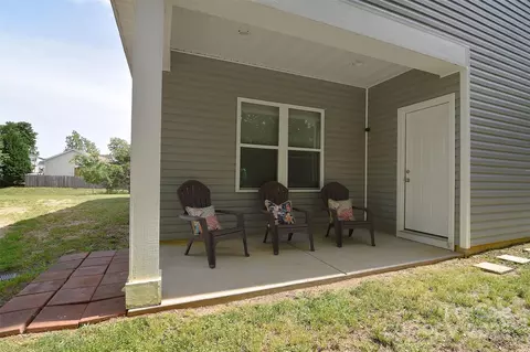 Exterior - 325 Cornwall Dr, Salisbury, NC 28147 photo 4 of 6