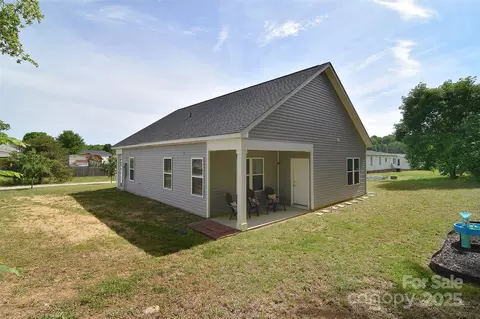 Exterior - 325 Cornwall Dr, Salisbury, NC 28147 photo 5 of 6
