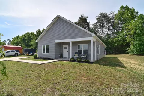 Exterior - 325 Cornwall Dr, Salisbury, NC 28147 photo 2 of 6