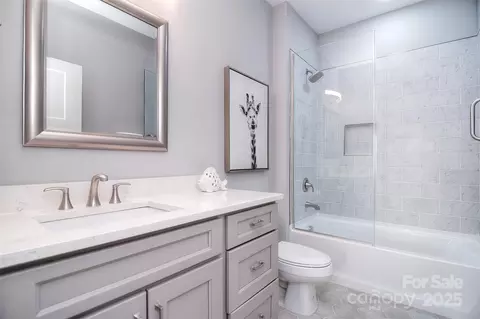 Bath - 325 Cornwall Dr, Salisbury, NC 28147 photo 3 of 3
