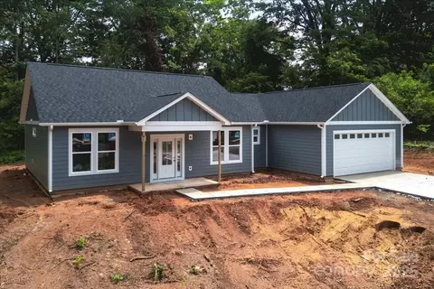 415 Dogwood Ln, Statesville, NC 28625