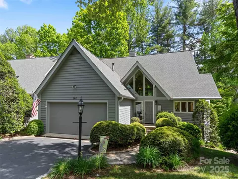 161 Winding Meadows Dr, Flat Rock, NC 28731