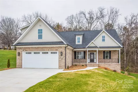 149 Beauchamp Oaks Ct, Advance, NC 27006