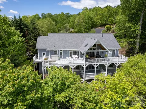 105 Spring Path, Hendersonville, NC 28739