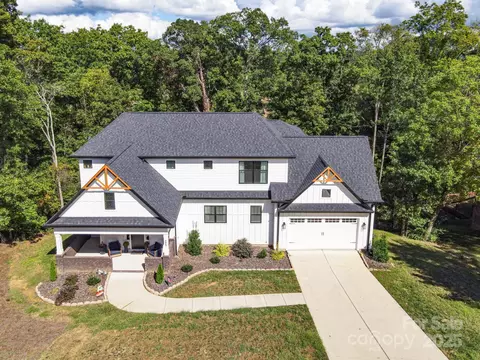 685 Knollcrest Ne Dr NE, Concord, NC 28025