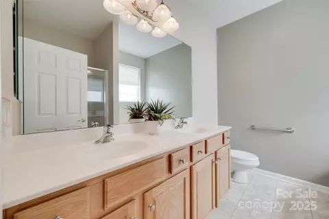 Bath - 422 Garnet Ct, Fort Mill, SC 29708 photo 2 of 4