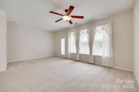 Living - 422 Garnet Ct, Fort Mill, SC 29708 photo 2 of 3