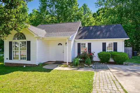 2432 Barkers Ridge Dr, Bessemer City, NC 28016