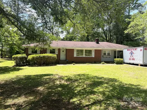 5 Hamden Cir, Cheraw, SC 29520 photo 2