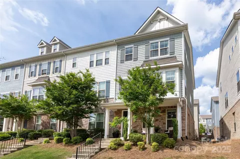 9521 Ainslie Downs St, Charlotte, NC 28273