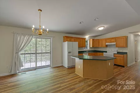 24 Deerfield Ln, Sylva, NC 28779 photo 6