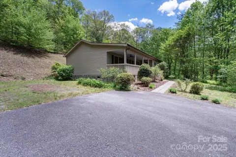 24 Deerfield Ln, Sylva, NC 28779