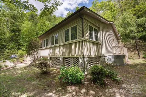 24 Deerfield Ln, Sylva, NC 28779 photo 18