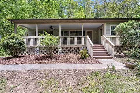 24 Deerfield Ln, Sylva, NC 28779 photo 2