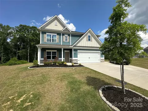 348 Ox Bow Cir, Mount Holly, NC 28120