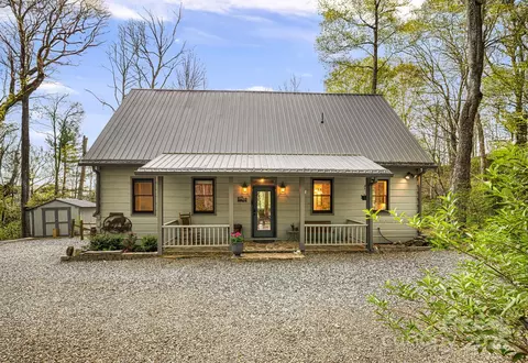 60 Laurel Ln, Mars Hill, NC 28754