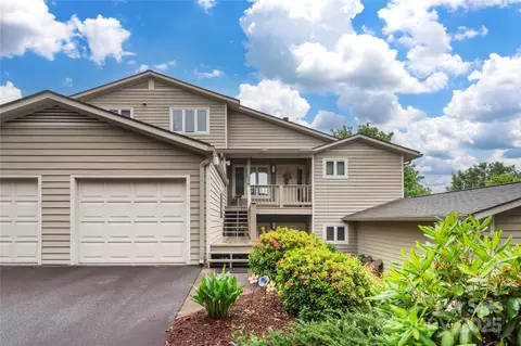 282 Skylark Ln, Waynesville, NC 28786