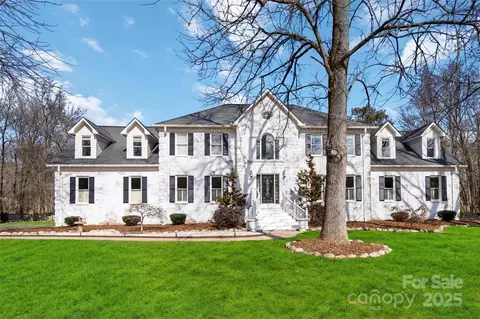 4001 Carmel Acres Dr, Charlotte, NC 28226