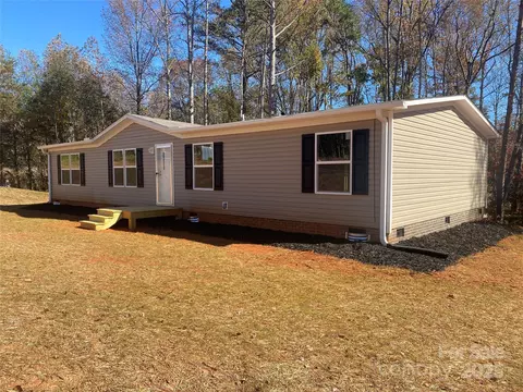 660 Pinehurst Rd, Ellenboro, NC 28040