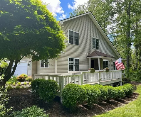 29 Grist Mill Dr, Hendersonville, NC 28739
